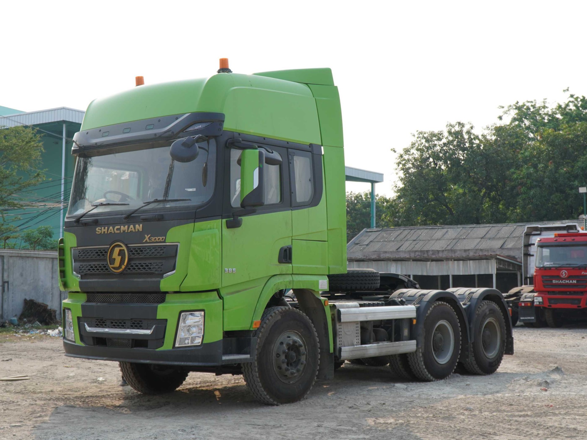 Shacman X3000 - 6x4 Tractor Head Hijau