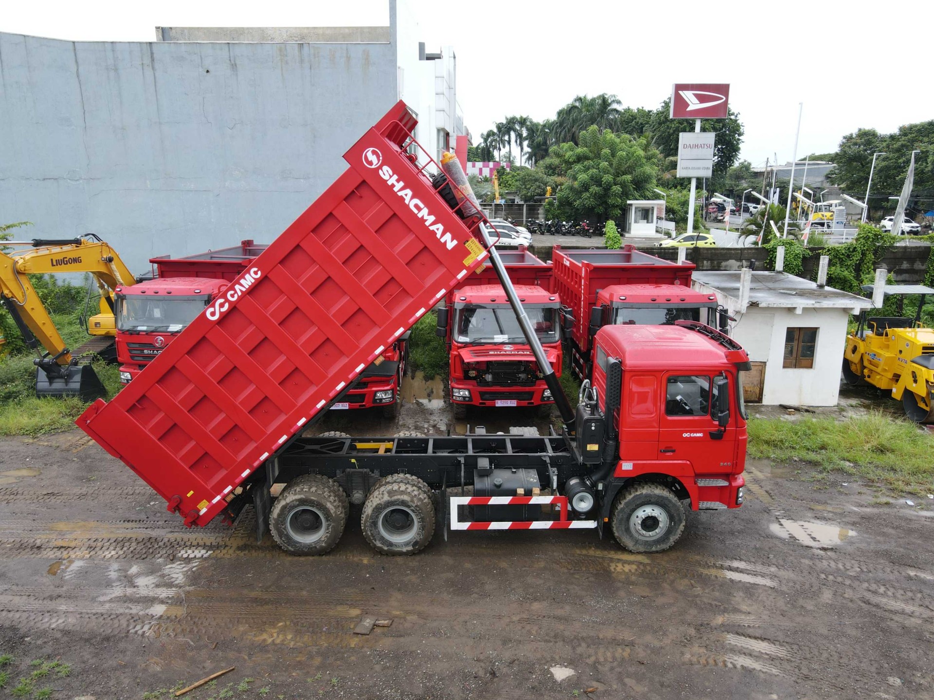 Shacman F3000 - Merah 350 HP