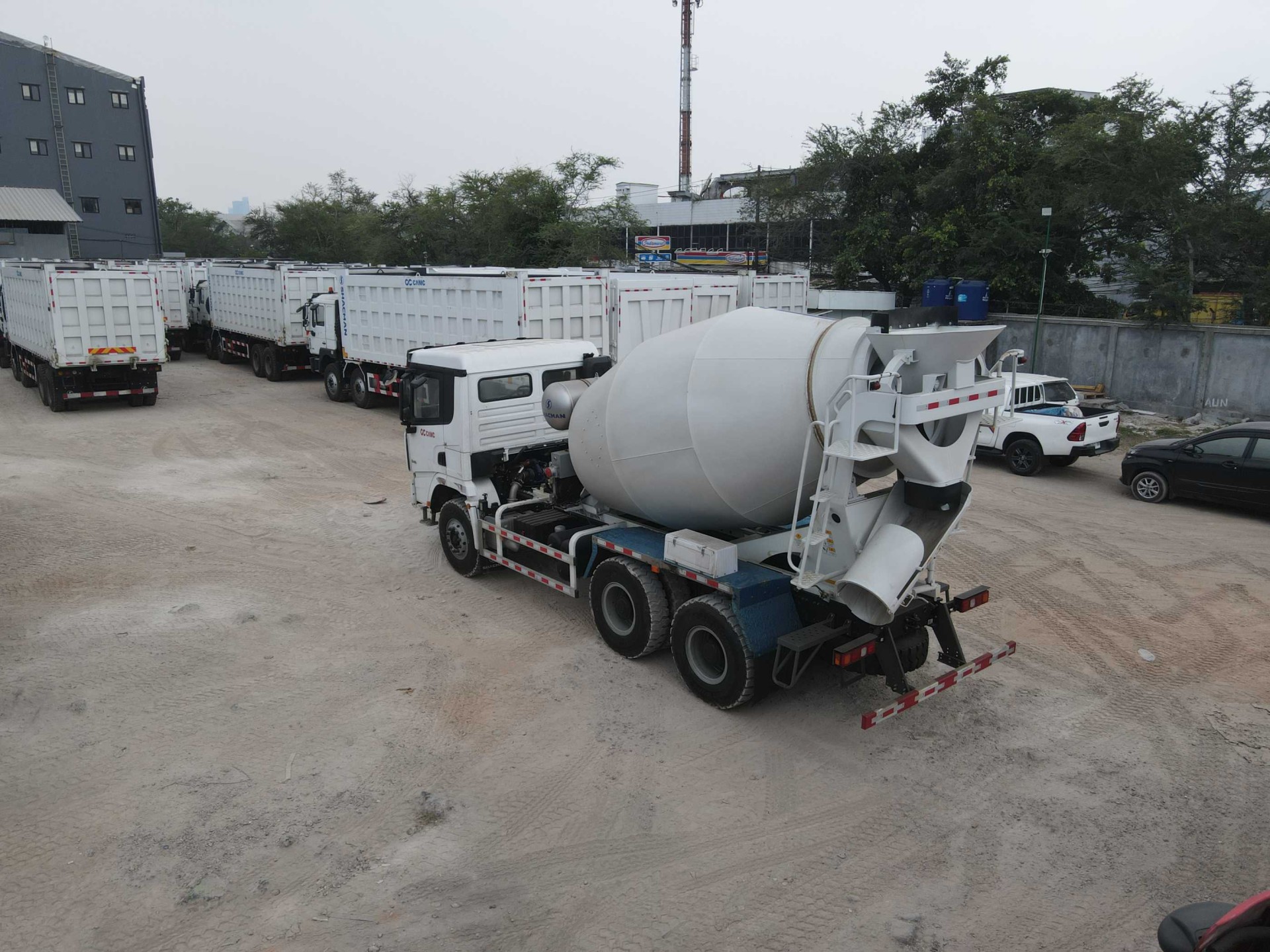 Shacman X3000 - 6x4 Mixer 340 HP